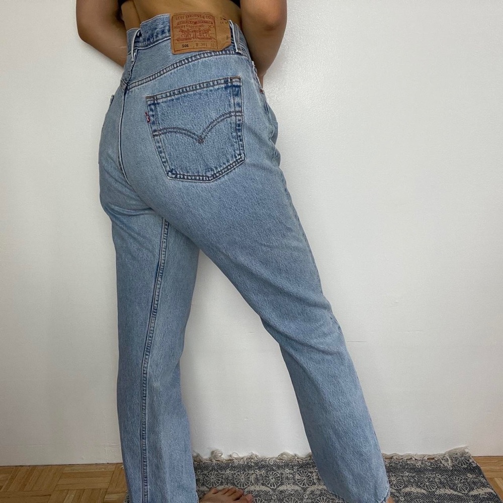 Vintage early 90s ~ Levi’s 501 light wash jeans